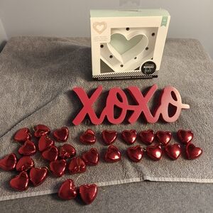 Red Heart and XOXO Decor Set
